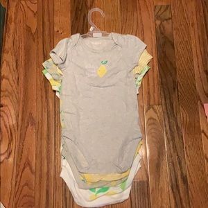 The Children’s Place Toddler girl lemon onesie set